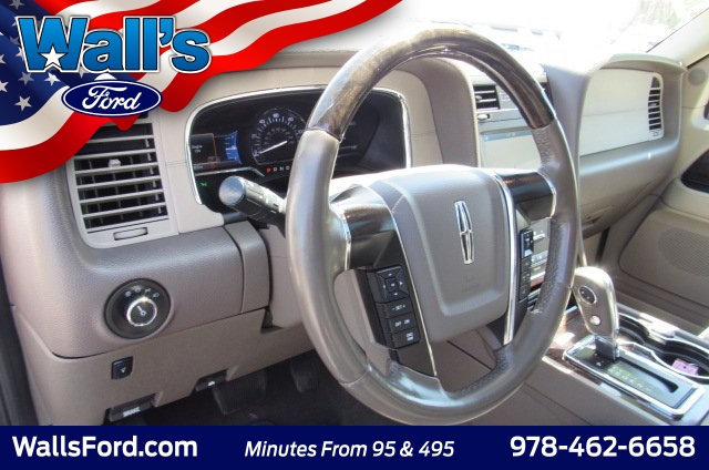 2017 Lincoln Navigator Select Image 17 of 33