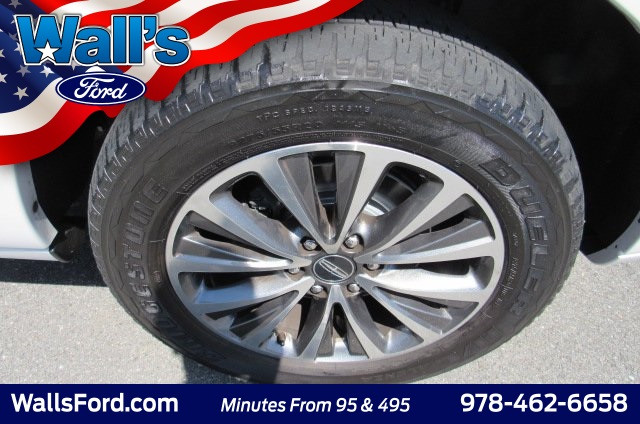 2017 Lincoln Navigator Select Image 10 of 33