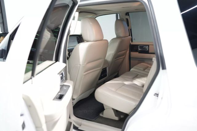 2017 Lincoln Navigator Select Image 55 of 66