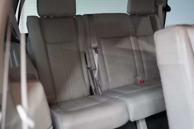 2017 Lincoln Navigator Select Image 61 of 66