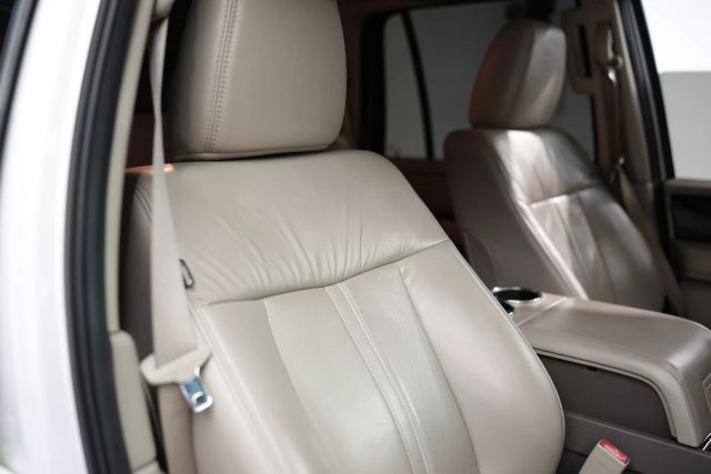 2017 Lincoln Navigator Select Image 54 of 66