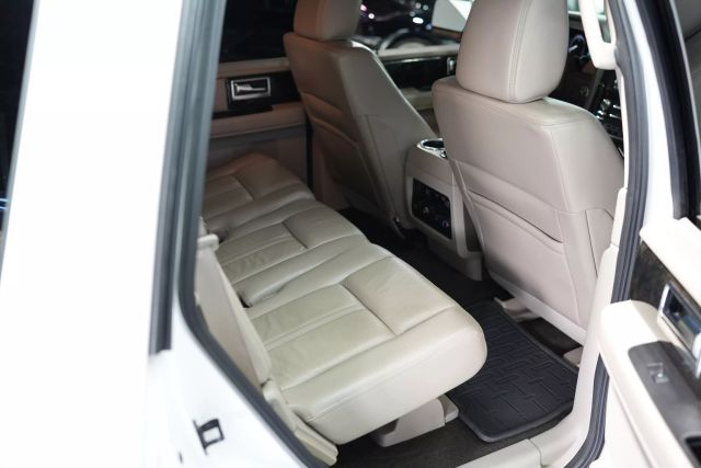 2017 Lincoln Navigator Select Image 60 of 66