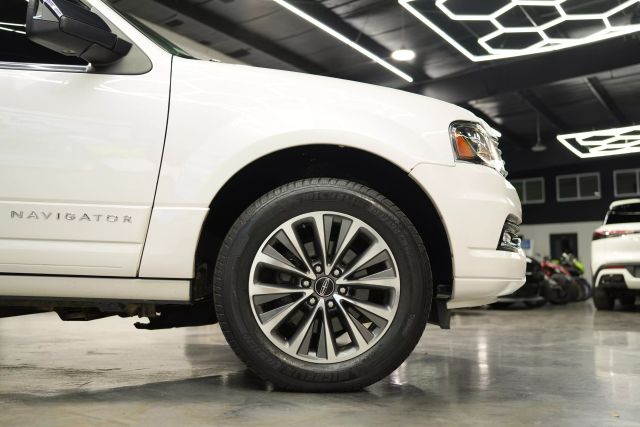 2017 Lincoln Navigator Select Image 21 of 66