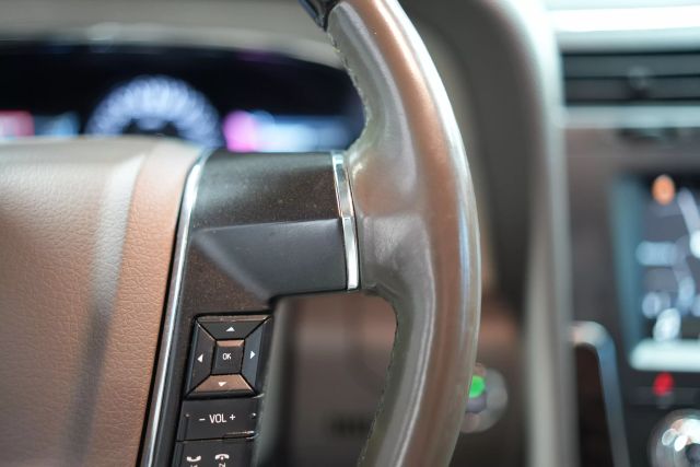 2017 Lincoln Navigator Select Image 38 of 66