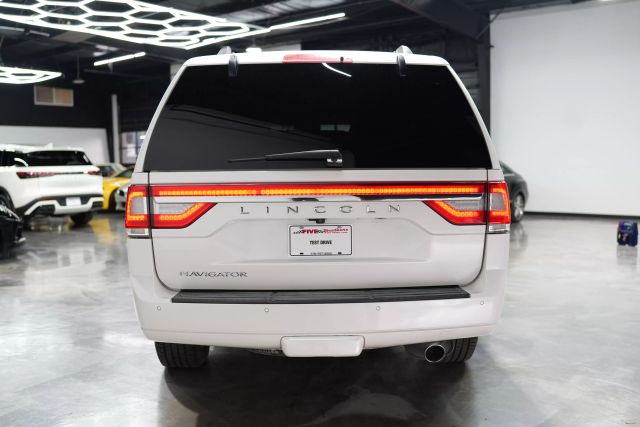 2017 Lincoln Navigator Select Image 22 of 66