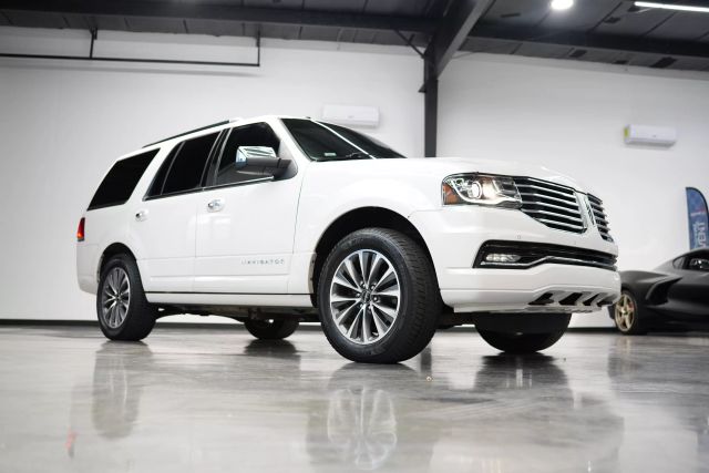 2017 Lincoln Navigator Select Image 15 of 66