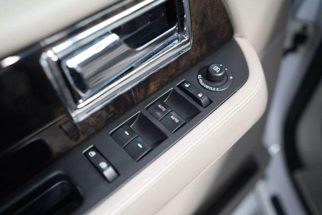 2017 Lincoln Navigator Select Image 48 of 66