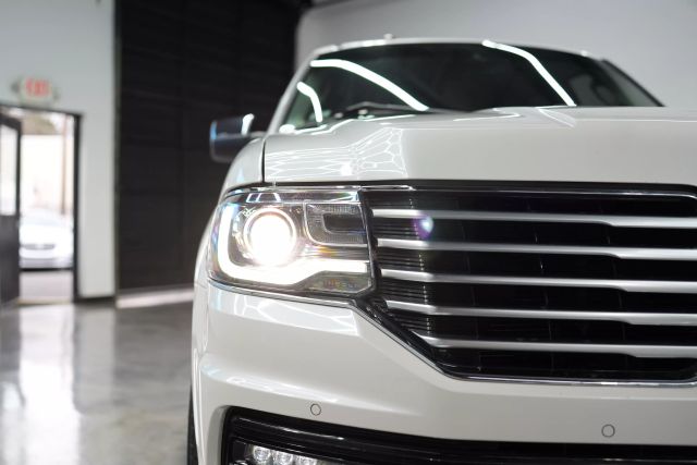 2017 Lincoln Navigator Select Image 18 of 66