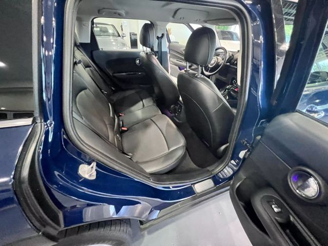 Vehicle image 24 of 34
