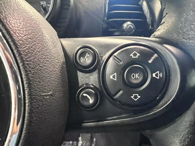 Vehicle image 18 of 34