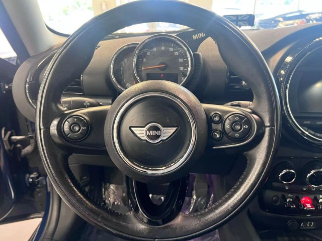Vehicle image 17 of 34