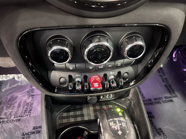 Vehicle image 14 of 34