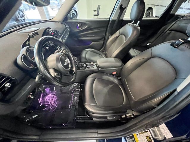 Vehicle image 9 of 34