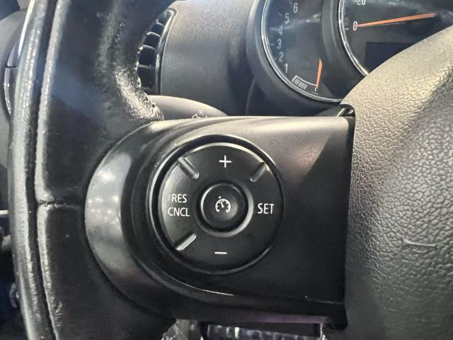 Vehicle image 19 of 34