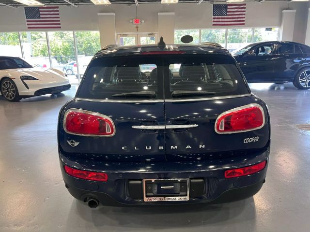 Vehicle image 8 of 34