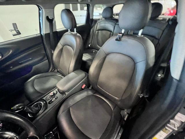 Vehicle image 10 of 34