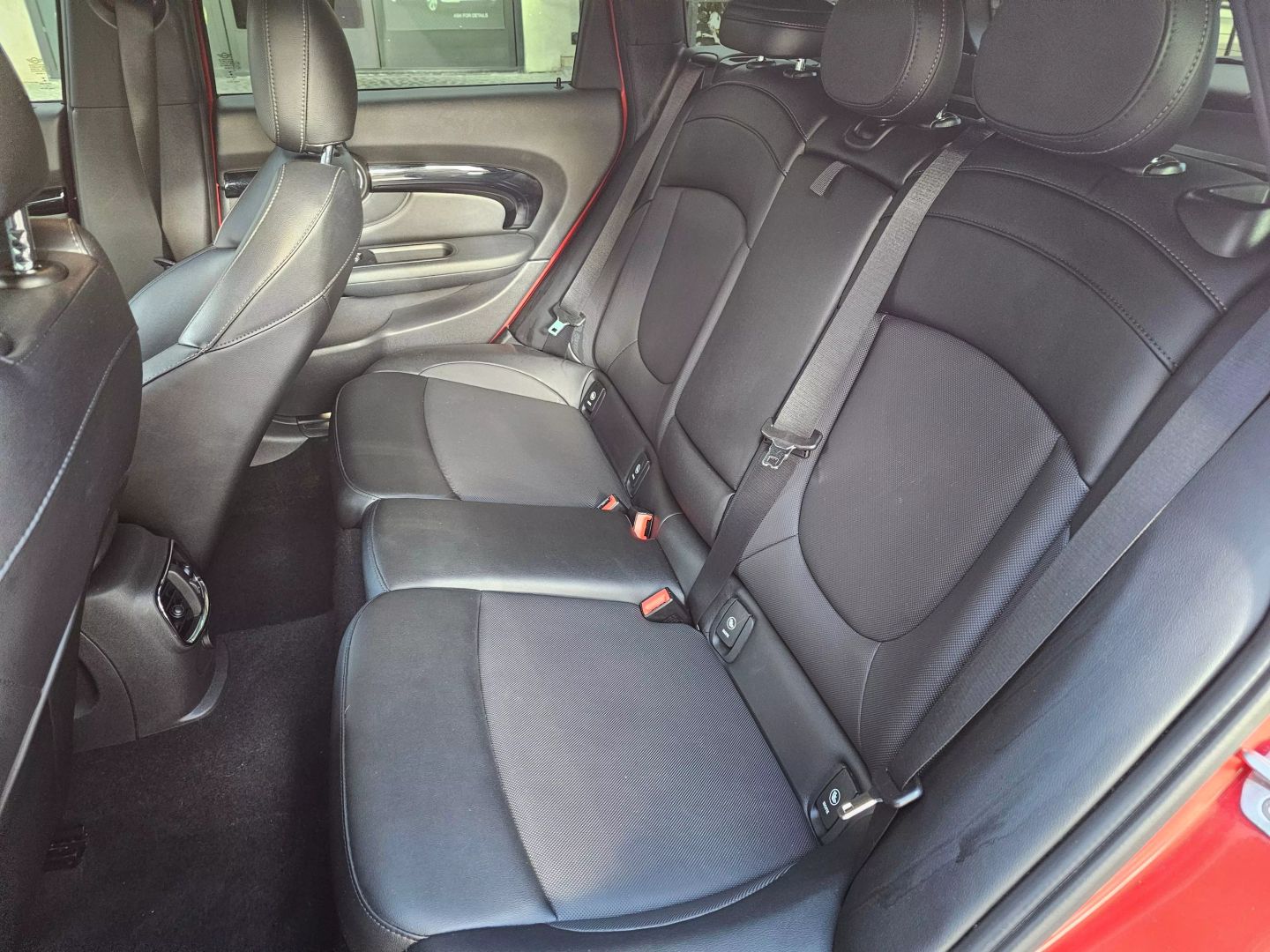 Vehicle image 18 of 27