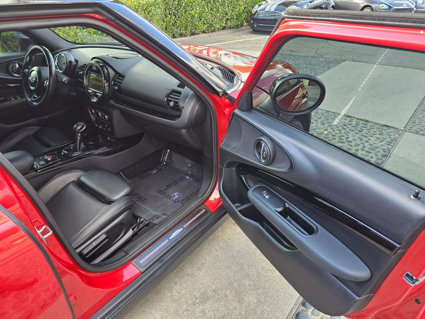 Vehicle image 19 of 27