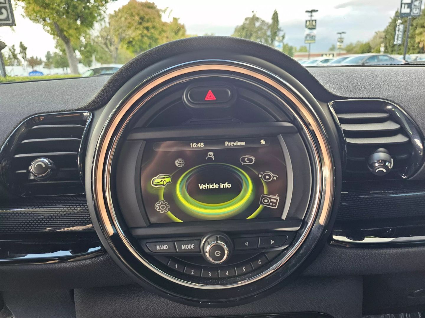 Vehicle image 11 of 27