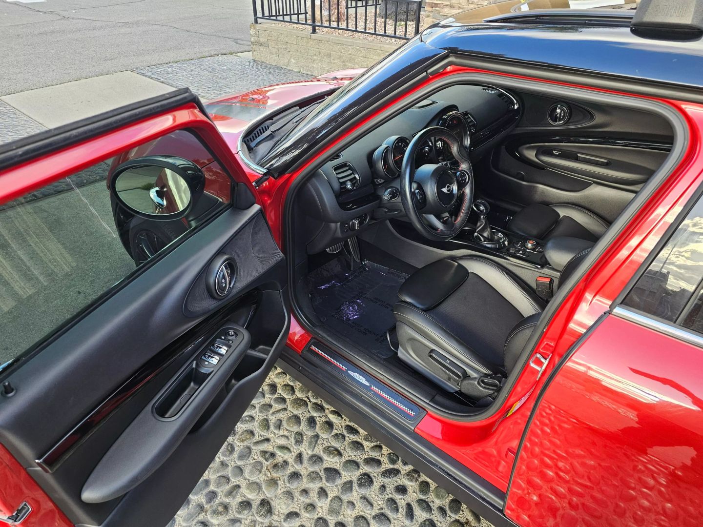 Vehicle image 9 of 27