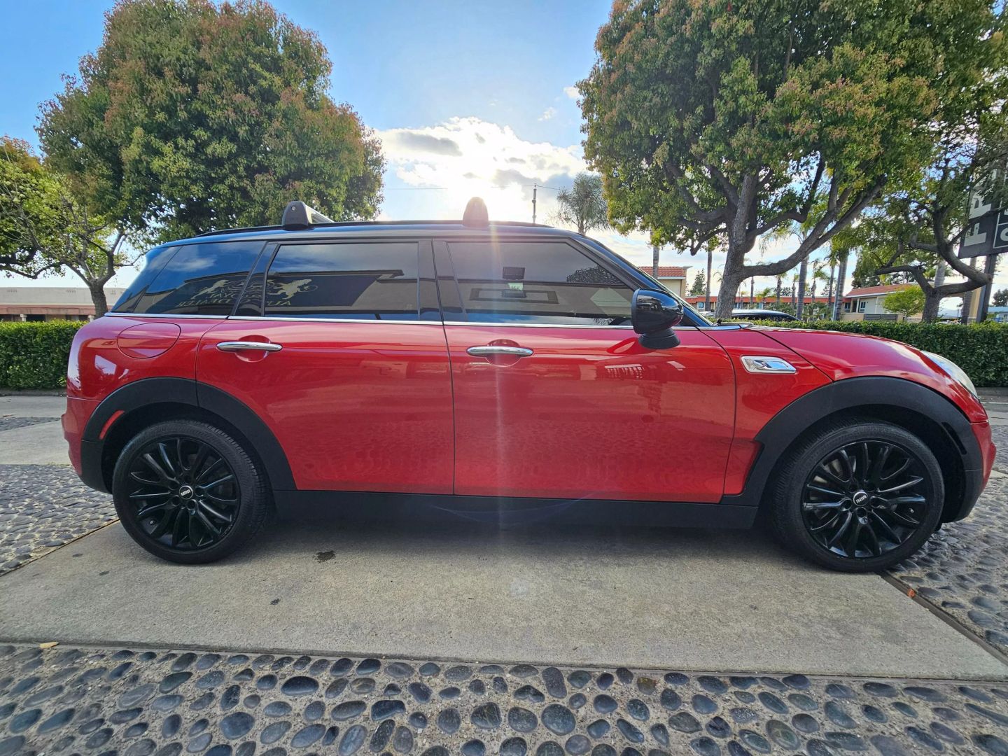 Vehicle image 4 of 27