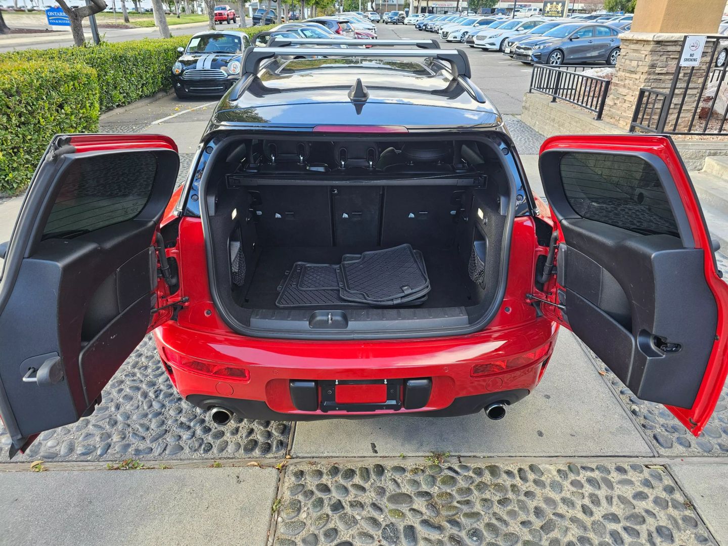 Vehicle image 23 of 27