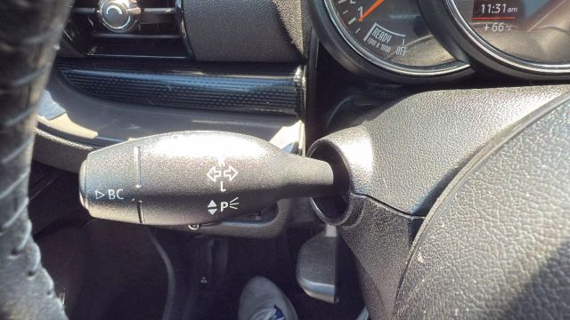 Vehicle image 14 of 33