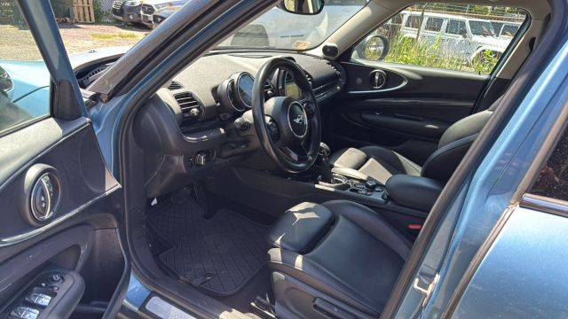Vehicle image 23 of 33