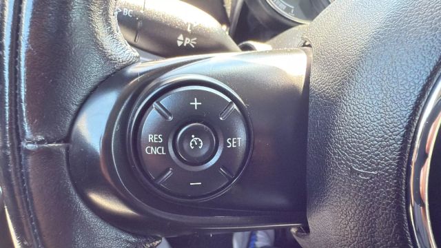 Vehicle image 12 of 33