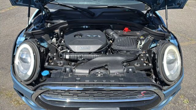 Vehicle image 24 of 33