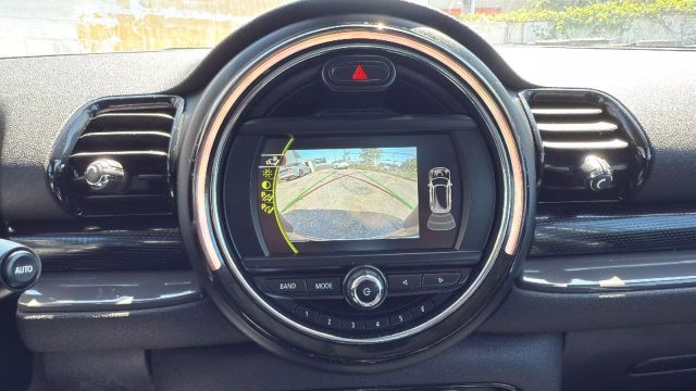 Vehicle image 18 of 33