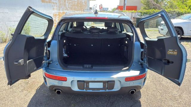 Vehicle image 27 of 33