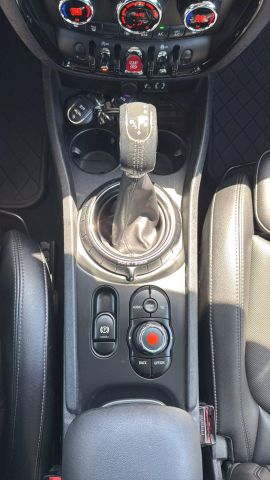 Vehicle image 20 of 33