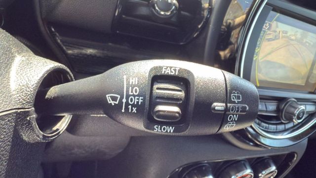 Vehicle image 13 of 33