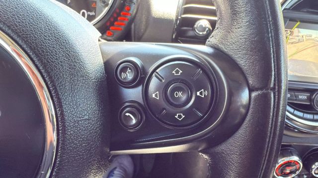 Vehicle image 11 of 33