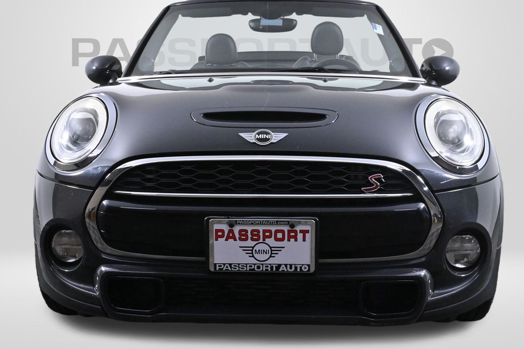 Vehicle image 3 of 33