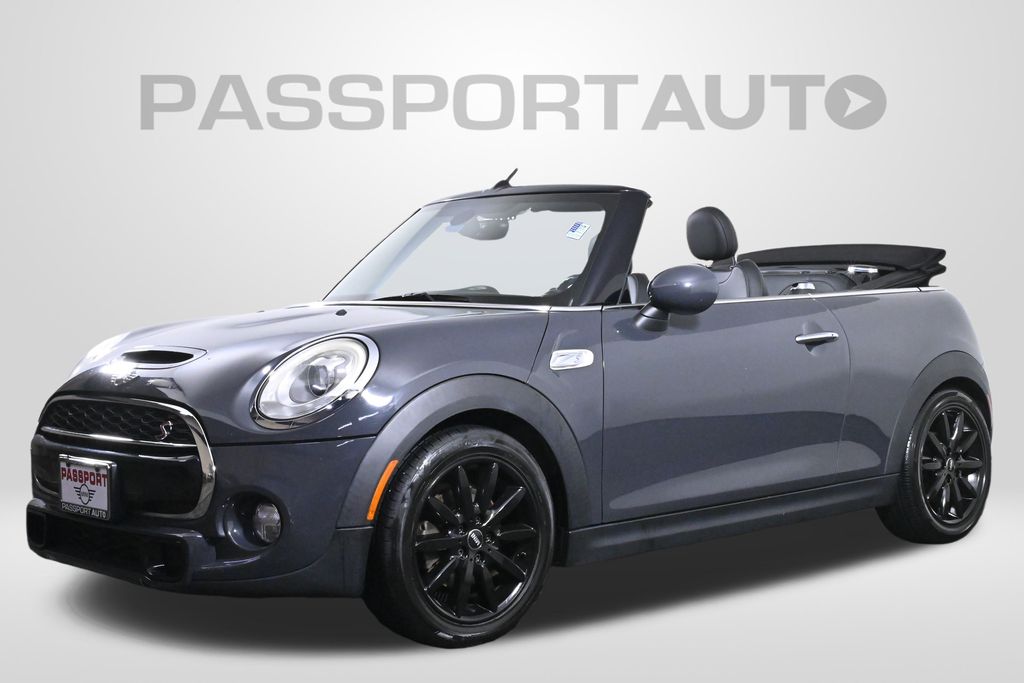 Vehicle image 2 of 33