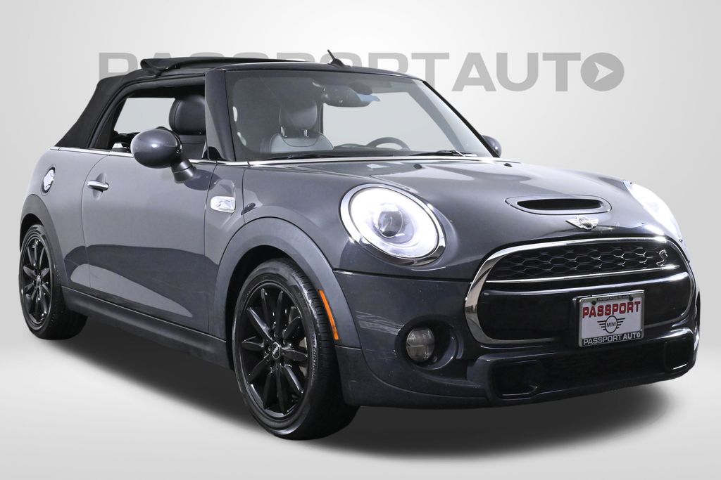Vehicle image 4 of 33