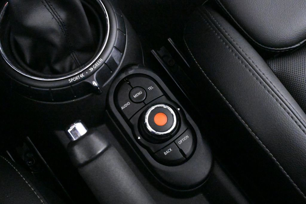 Vehicle image 33 of 33