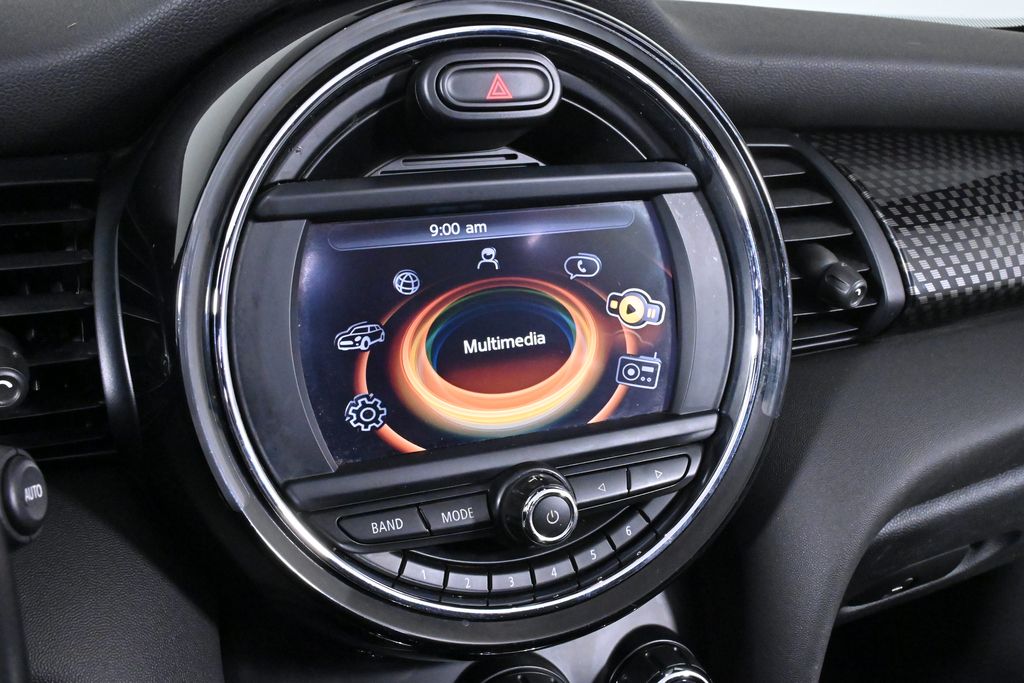 Vehicle image 29 of 33