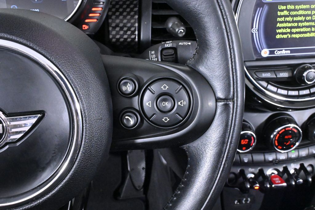 Vehicle image 19 of 33