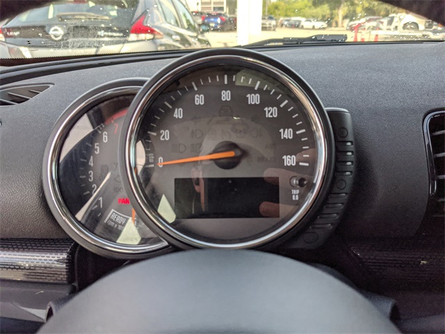 Vehicle image 17 of 30