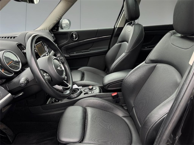 Vehicle image 10 of 20