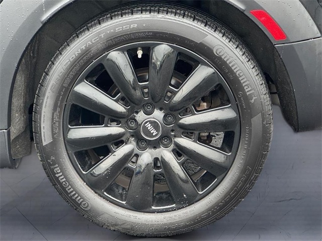 Vehicle image 7 of 20