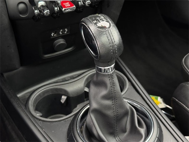 Vehicle image 18 of 20
