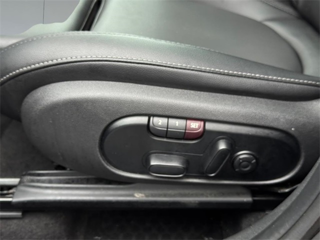 Vehicle image 13 of 20