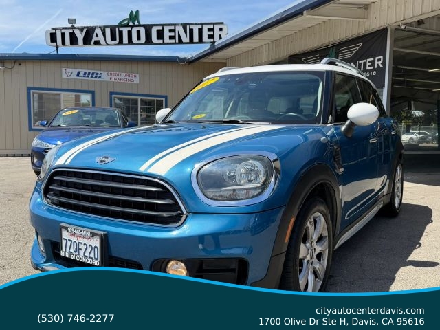 2017 MINI Cooper Countryman Base Image 2 of 21