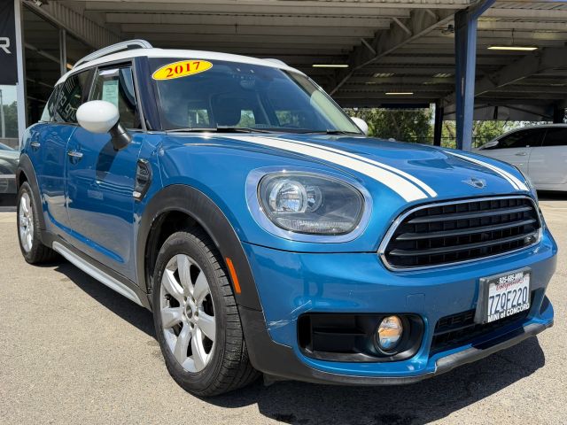 2017 MINI Cooper Countryman Base Image 1 of 21