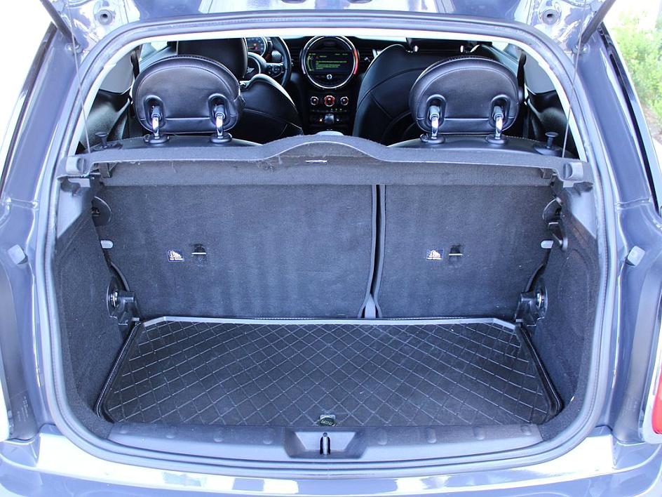 Vehicle image 6 of 14