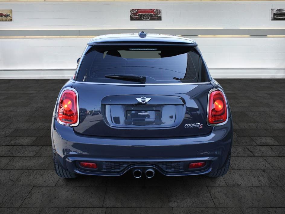 Vehicle image 3 of 14